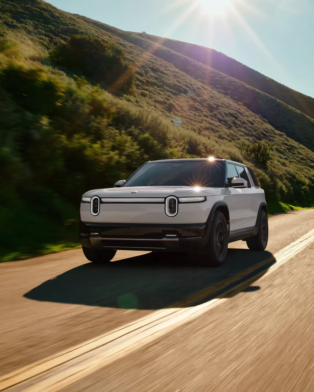 Rivian R2 exterior față